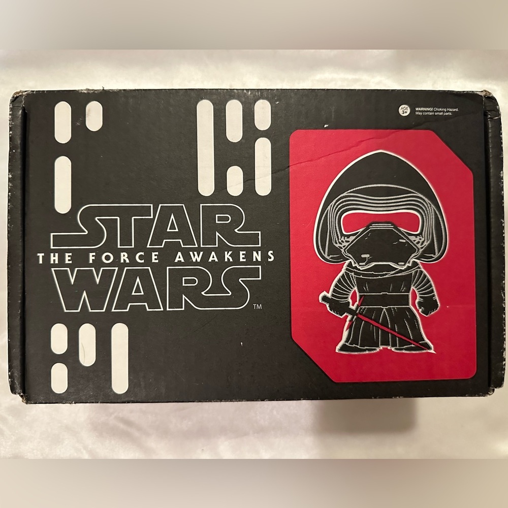 FUNKO POP STAR WARS FORCE AWAKENS SMUGGLER'S BOUNTY BOX NEW COMPLETE-SMALL SHIRT